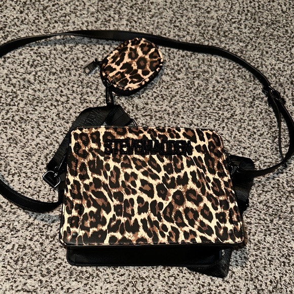 Steve Madden Leopard Print Crossbody Bag with Black Accents - Picture 3 of 10